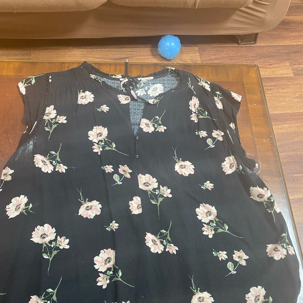Buffalo David Bitton Black Floral Blouse